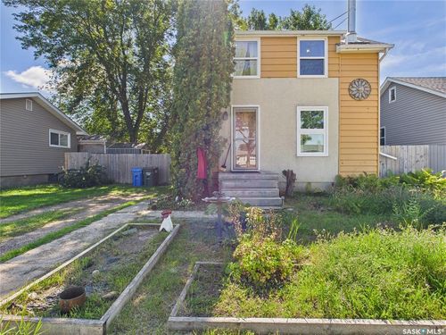 1951 15th St W, Prince Albert, SK, S6V3V1 | Card Image