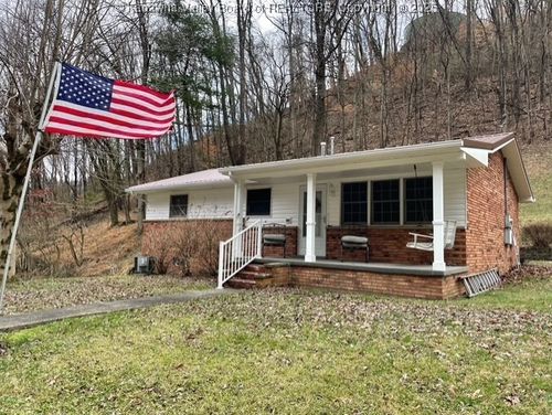 107 Hastings Dr, Belle, WV, 25015-1607 | Card Image