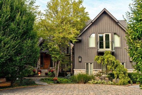 {{alt}} | Card Image