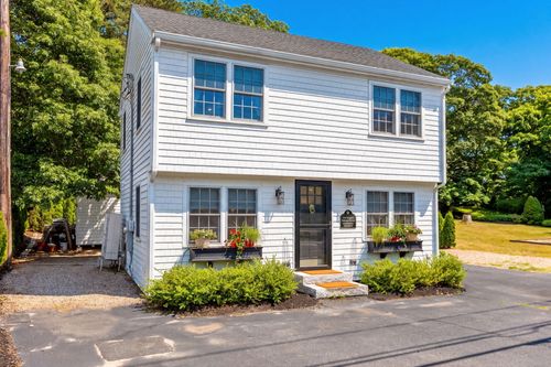215 Main St, Dennis, MA, 02638-1915 | Card Image