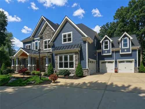 125 Fairview Dr, Cranberry Twp, PA, 16066-1701 | Card Image