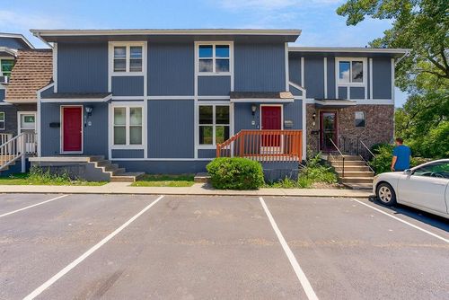 813 Lakeview Drive, Grandview, MO, 64030 | Card Image