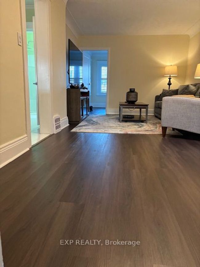 1 - 140 Ottawa St S, House other with 2 bedrooms, 1 bathrooms and 1 parking in Hamilton ON | Image 8
