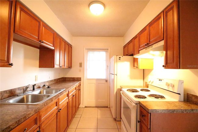KITCHEN | Image 4