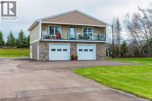 355 Cornwall Rd, House with 2 bedrooms, 2 bathrooms and null parking in Shediac NB | Card Image