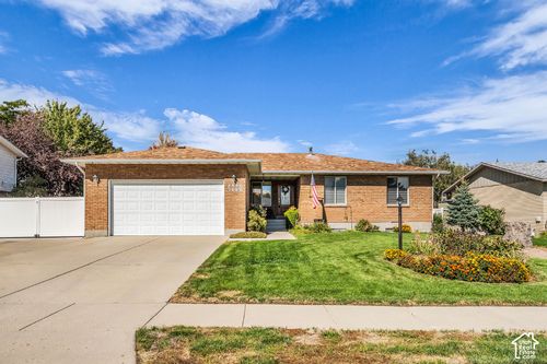4228 W Yorkshire Cir, South Jordan, UT, 84009-9642 | Card Image
