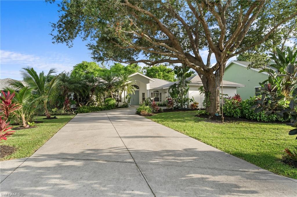 Residential in NAPLES 3