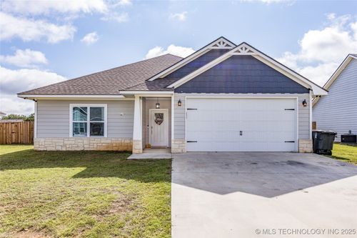 5456 Roadrunner Dr, Durant, OK, 74701-2451 | Card Image