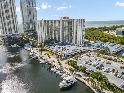 829 - 100 Bayview Dr, Condo with 2 bedrooms, 2 bathrooms and null parking in Sunny Isles Beach FL | Image 1