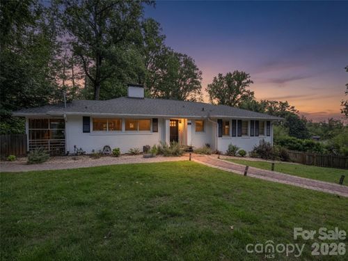 2 Bevlyn Dr, Asheville, NC, 28803-3302 | Card Image