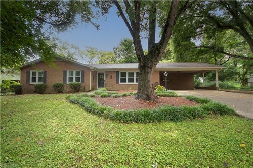 320 S Toria Dr, Statesville, NC, 28625-5511 | Card Image