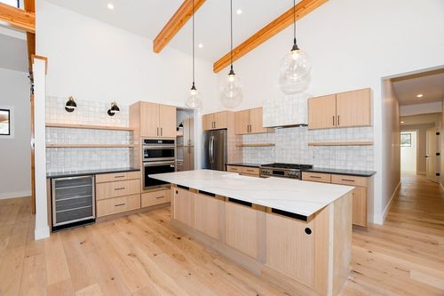 2 Edwards Bridge Rd, Marion, MA, 02738-1441 | Card Image