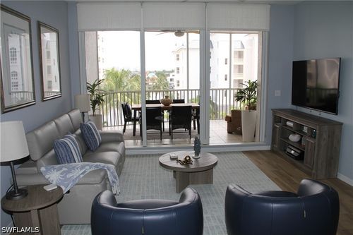 503-470 Launch Cir, NAPLES, FL, 34108-2373 | Card Image