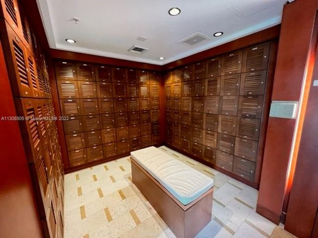 APT-3921 - 31 Se 5 Th St, Condo with 3 bedrooms, 3 bathrooms and null parking in Miami FL | Image 32