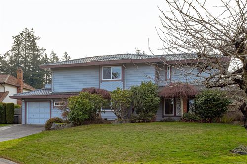 4475 Greentree Terr, Saanich, BC, V8N3S9 | Card Image