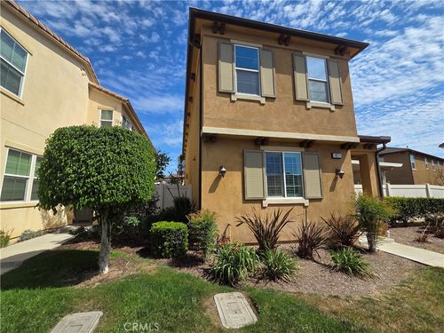 10571 Ponderosa Cir, Santa Fe Springs, CA, 90670-3866 | Card Image