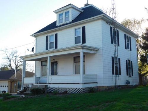 130 S Court St, Platteville, WI, 53818-3420 | Card Image