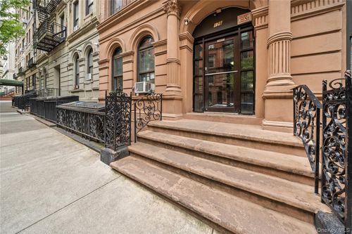 3e-176 W 81st St, New York, NY, 10024-5912 | Card Image