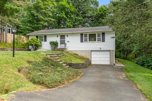 9 Hillside Rd, Troy, NY, 12182-1010 | Card Image