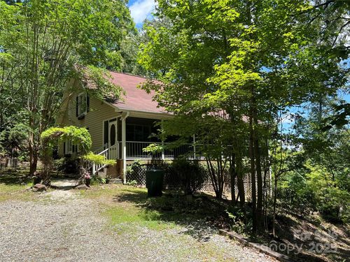 430 Laurel Heights Ln, Tryon, NC, 28782-5625 | Card Image