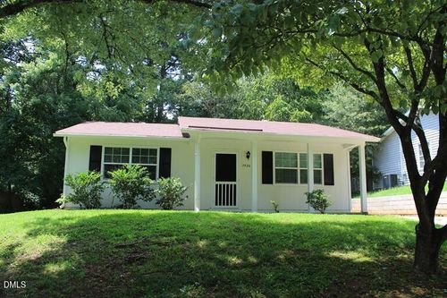 7520 Stuart Dr, Raleigh, NC, 27615-7633 | Card Image