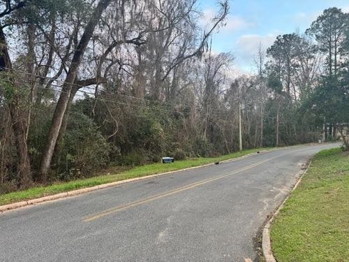 905 E Bellamy Dr, QUINCY, FL, 32351-1339 | Card Image