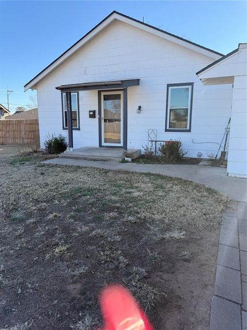 408 W Arapaho Ave, Weatherford, OK, 73096-4718 | Card Image