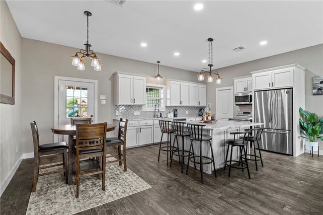 917 Farney Rd, House other with 3 bedrooms, 2 bathrooms and 2 parking in Lorena TX | Image 6