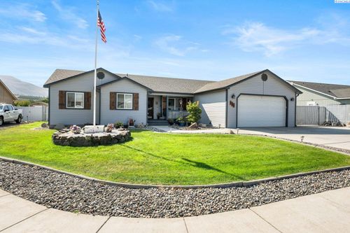 505 Paver Ct, Benton City, WA, 99320-7845 | Card Image