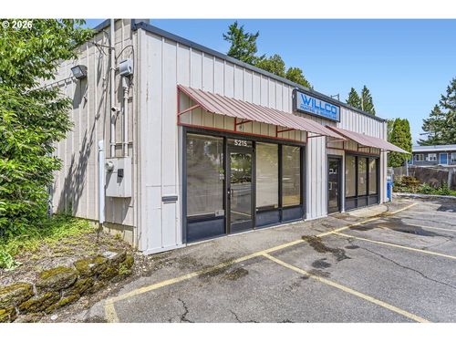 5215 Se Flavel Dr, Portland, OR, 97206-9027 | Card Image
