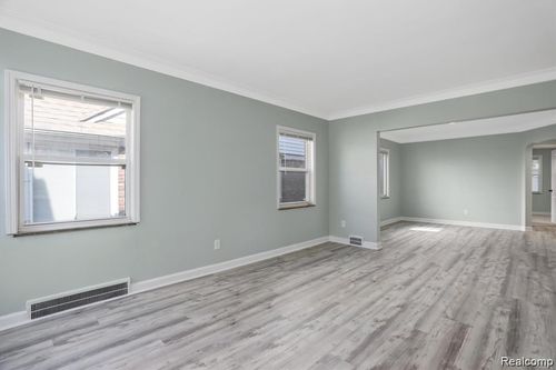 18966 San Juan Dr, Detroit, MI, 48221-2176 | Card Image