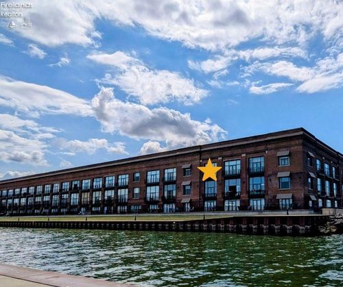 unit-351-401 W Shoreline Dr, Sandusky, OH, 44870-0913 | Card Image