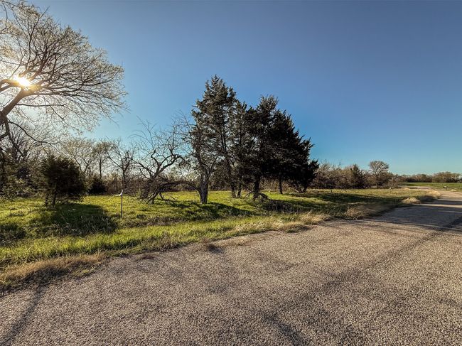 2077 Bluffview Ln, Home with 0 bedrooms, 0 bathrooms and null parking in Lone Oak TX | Image 20