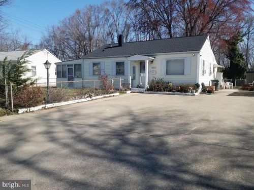 front-unit-3212 Campbell Dr, ALEXANDRIA, VA, 22303-1106 | Card Image