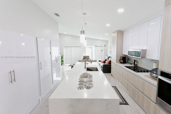 3813 Sw 149 Th Pl, House other with 4 bedrooms, 3 bathrooms and null parking in Miami FL | Image 11