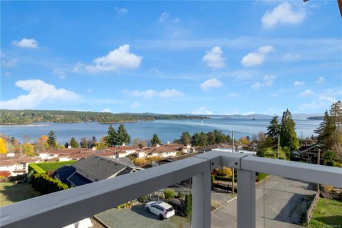 402-201 Dogwood Dr, Ladysmith, BC, V9G0C3 | Card Image