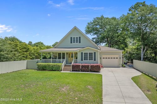 1729 Oak St Sw, Ocean Isle Beach, NC, 28469-5527 | Card Image