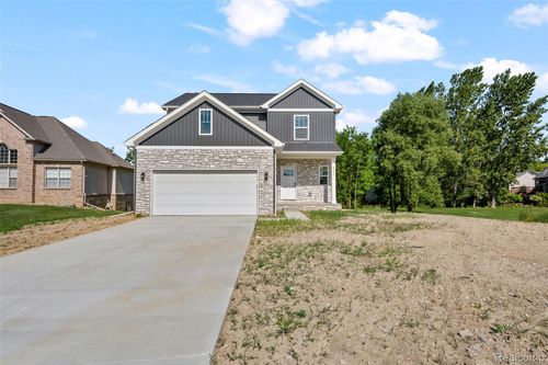 5212 Farmridge Ln, Grand Blanc, MI, 48439-9042 | Card Image