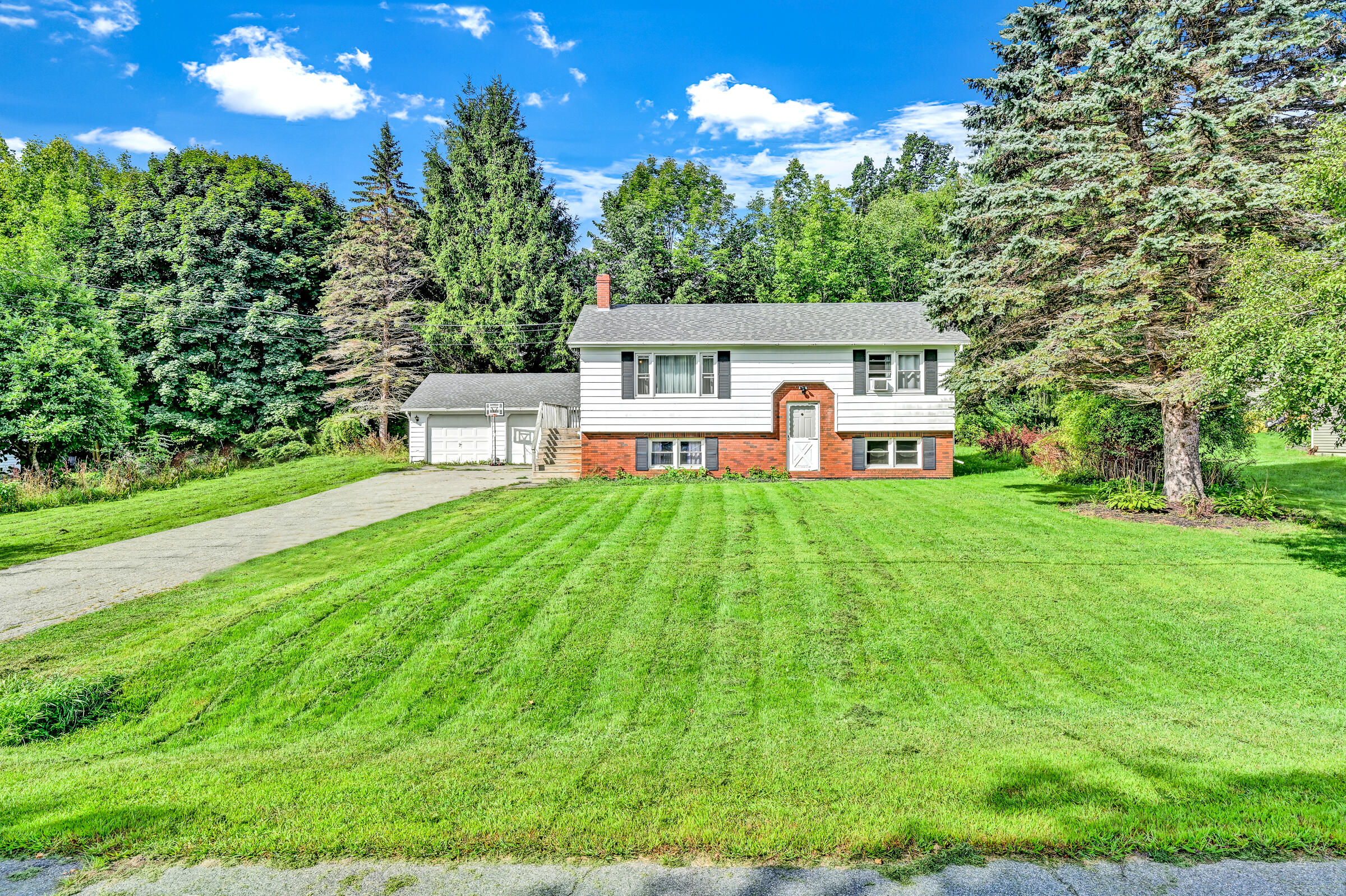 Tanning Brook Rd, Manchester, ME 04351