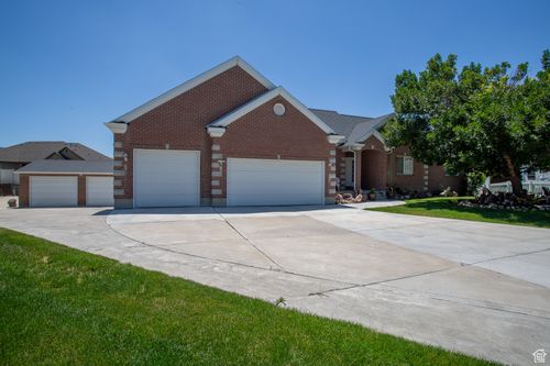 12073 S Moonwalk Cir, Riverton, UT, 84065-4152 | Card Image