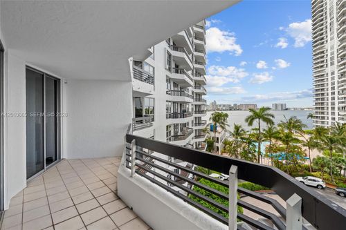 604-19195 Mystic Pointe Dr, Aventura, FL, 33180-4502 | Card Image