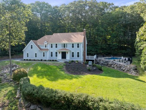 1451 Diamond Lake Rd, Glastonbury, CT, 06033-4048 | Card Image