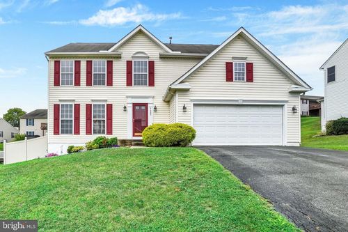 7447 Seneca Ridge Dr, YORK, PA, 17403-9496 | Card Image