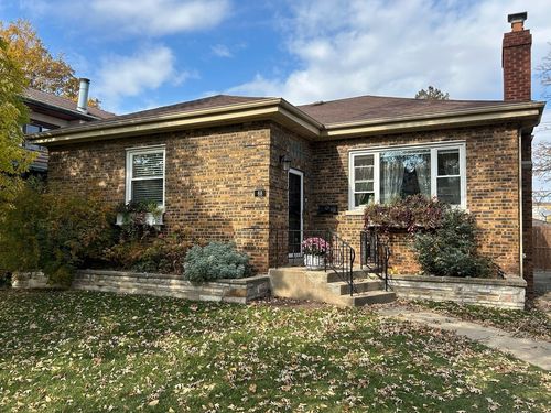 68 Lawton Rd, Riverside, IL, 60546-2356 | Card Image