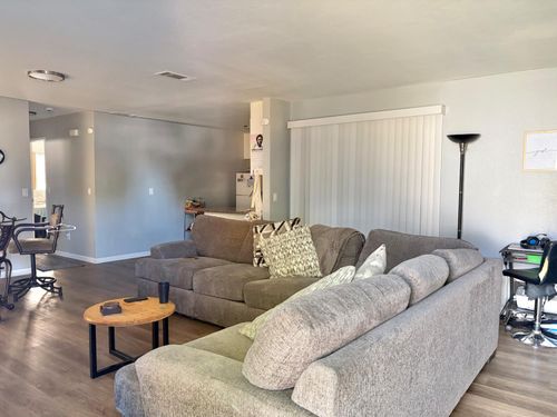 38-2814 Village Green Ct, Stockton, CA, 95210-4623 | Card Image