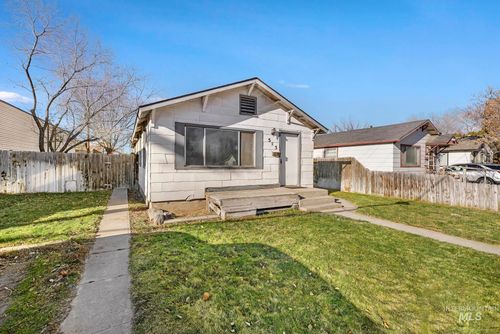 525 Adams St, Twin Falls, ID, 83301-3810 | Card Image