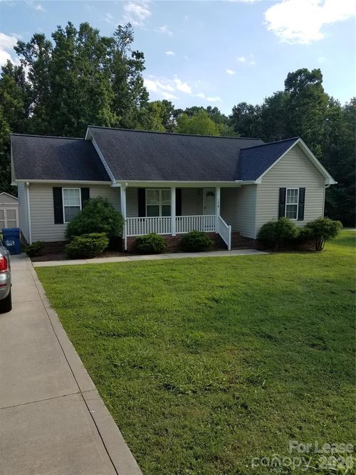 104 E Pine St, Maiden, NC, 28650-1622 | Card Image