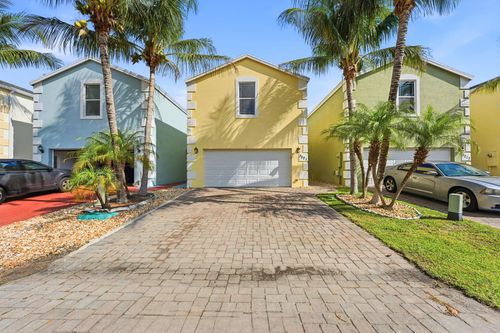 3221 Johns Pl, Palm Springs, FL, 33461-1816 | Card Image