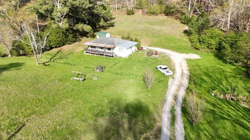 814 Emery Rd, Soddy Daisy, TN, 37379-7706 | Card Image