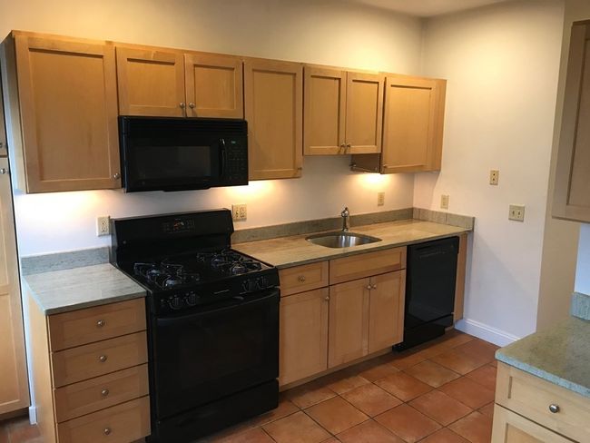 201 - 276 Cypress St, Condo with 2 bedrooms, 1 bathrooms and 1 parking in Brookline MA | Image 7